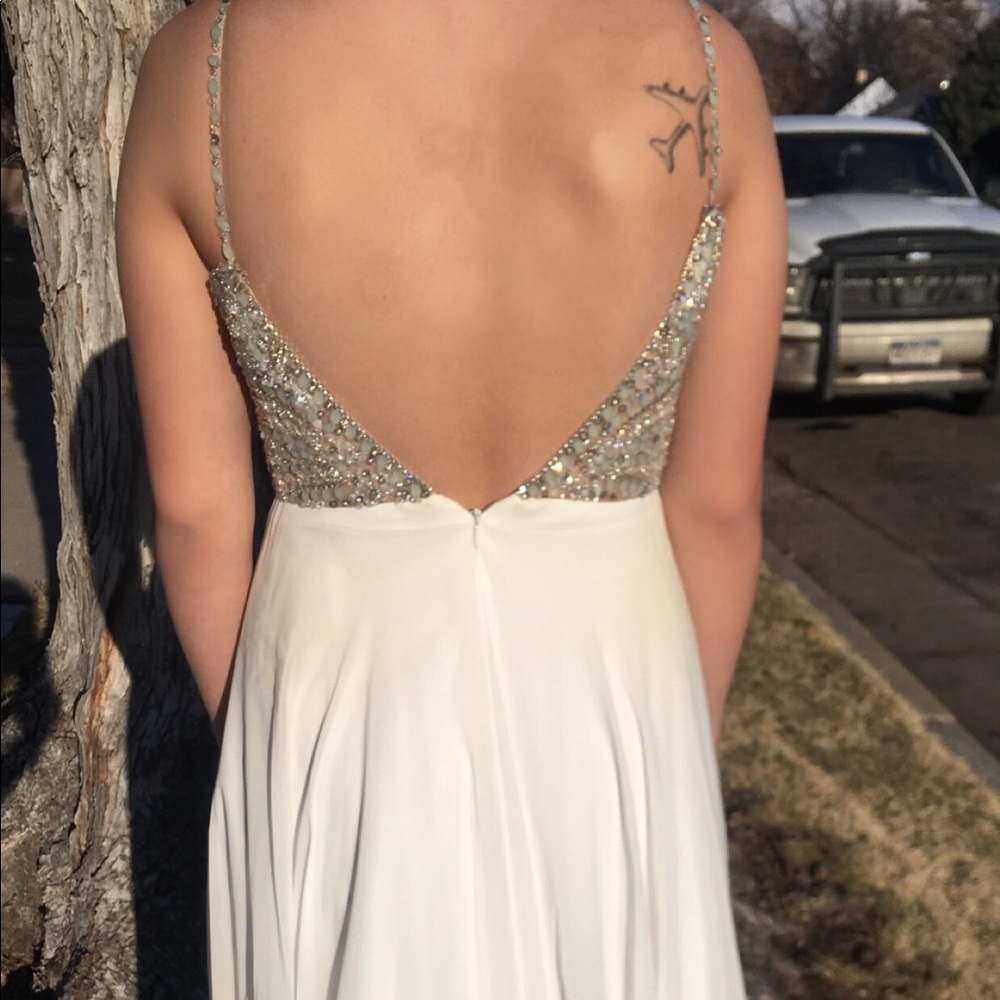 PROM DRESS - Picture 3 of 5